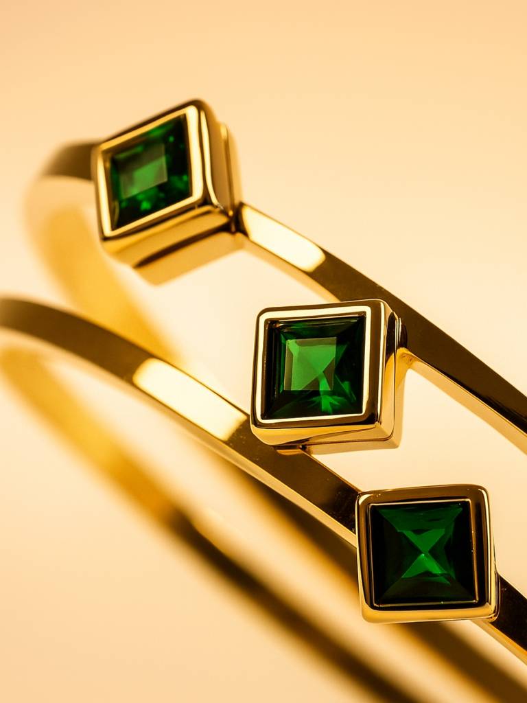 Green Stone Zigzag Bracelet 14Kt Gold Plated Stainless Steel With Green Cz Stones